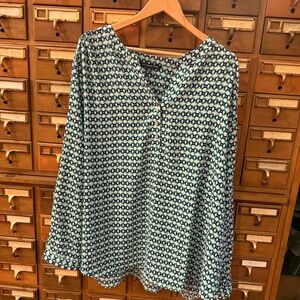 Zac & Rachel Woman 3X Long Sleeved Blue and Green Patterned Blouse